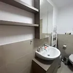 Luxury Apartment *