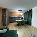Luxury Apartment *